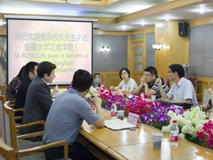 rouillon, président de shanghai essca, a rendu visite à notre société pour un échange